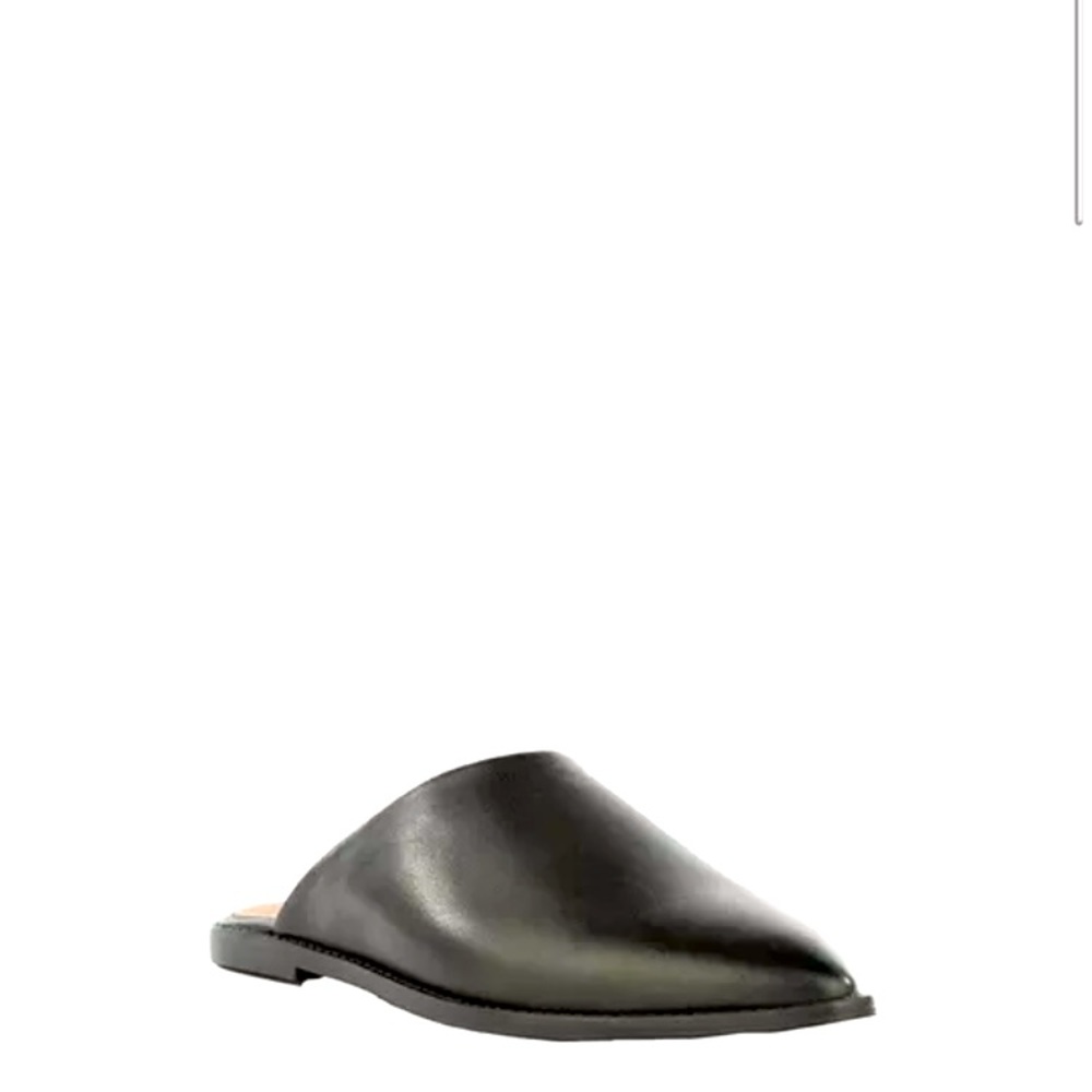 NWT Seychelles Black Leather Mules, size 7.